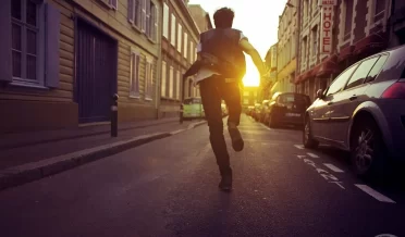 БЕЖАТЬ ОТ ИСКУШЕНИЯ